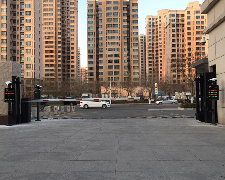 天津市津南區(qū)人民法院+車(chē)牌識(shí)別